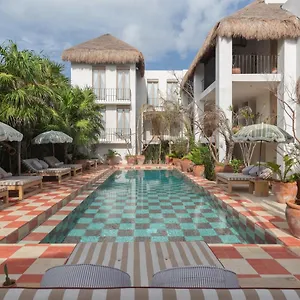 Panamera 4*, Tulum Pueblo Mexico